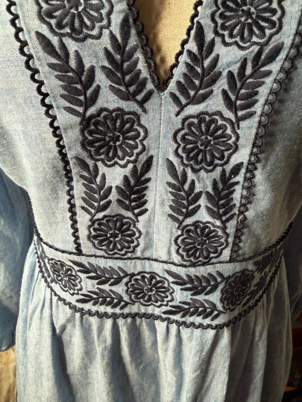 Boden Violet Trim Linen Tiered Maxi Dress Embroidered Size 6 western Boho chic - Picture 4 of 12